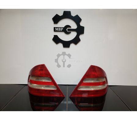 FARO TRASERO CLASE C W203 2005 AL 2007