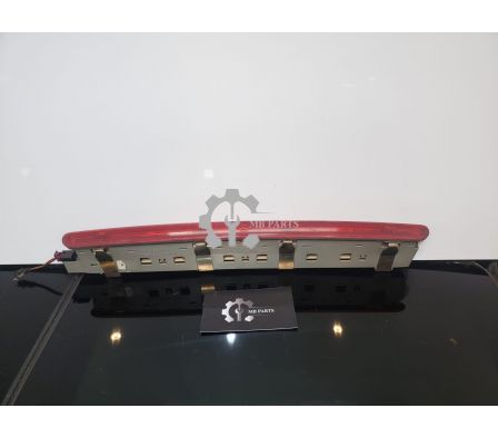 TERCERA LUZ DE FRENO  CLASE C W203 USADO ORIGINAL